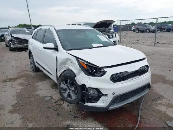 KNDCB3LC6N5534483 2022 KIA NIRO - Image 1