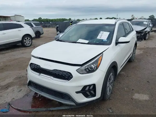 KNDCB3LC6N5534483 2022 KIA NIRO - Image 2
