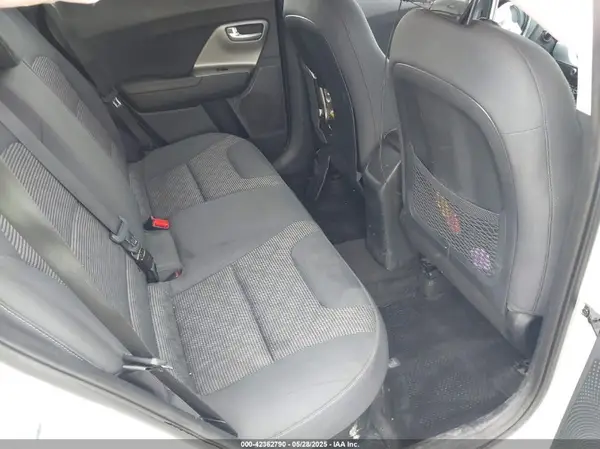 KNDCB3LC6N5534483 2022 KIA NIRO - Image 8