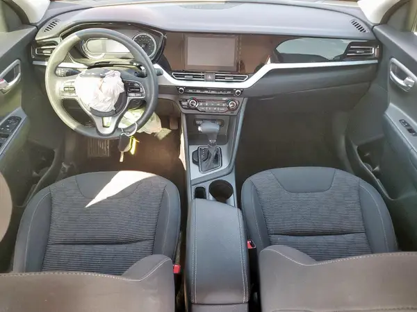 KNDCB3LC6N5541093 2022 KIA NIRO - Image 8