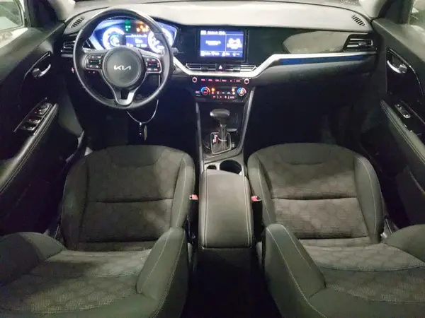 KNDCB3LC6N5546682 2022 KIA NIRO - Image 8