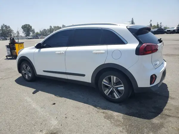 KNDCB3LC6N5547010 2022 KIA NIRO - Image 2