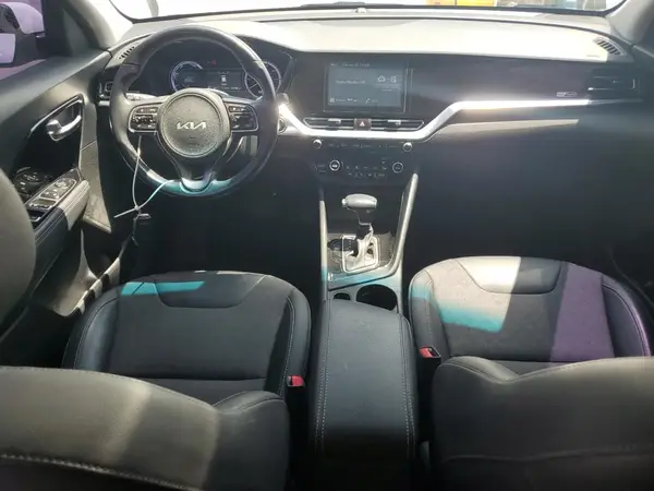 KNDCB3LC6N5547010 2022 KIA NIRO - Image 8