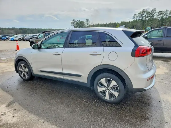 KNDCB3LC7H5040007 2017 KIA NIRO - Image 2