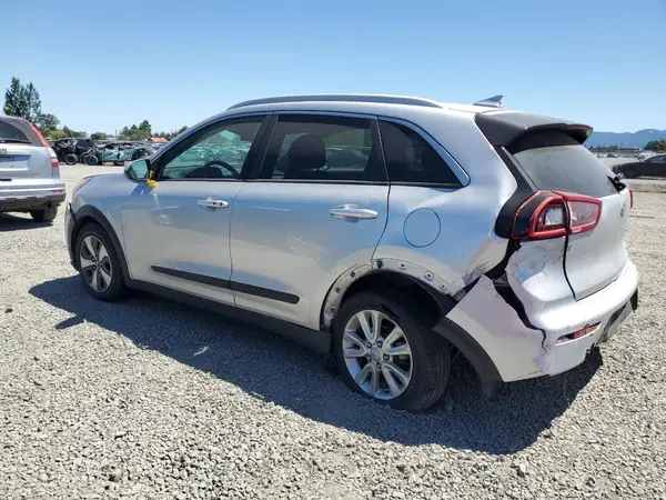 KNDCB3LC7H5043506 2017 KIA NIRO - Image 2