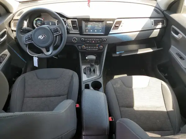 KNDCB3LC7H5043506 2017 KIA NIRO - Image 8