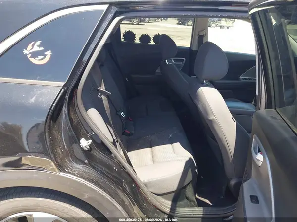 KNDCB3LC7H5043974 2017 KIA NIRO - Image 8