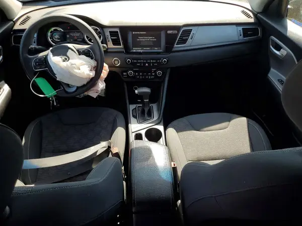 KNDCB3LC7H5044655 2017 KIA NIRO - Image 8