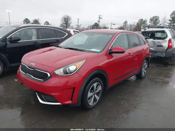 KNDCB3LC7H5047703 2017 KIA NIRO - Image 2