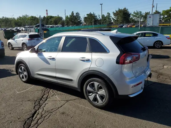 KNDCB3LC7H5048494 2017 KIA NIRO - Image 2