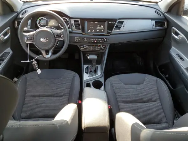 KNDCB3LC7H5048494 2017 KIA NIRO - Image 8