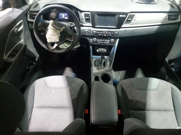 KNDCB3LC7H5049287 2017 KIA NIRO - Image 8