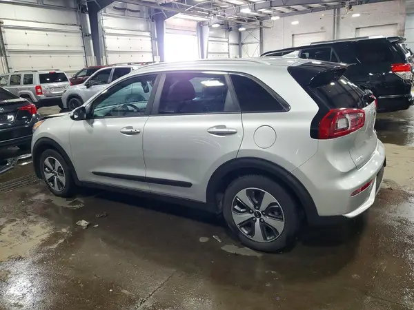 KNDCB3LC7H5055252 2017 KIA NIRO - Image 2