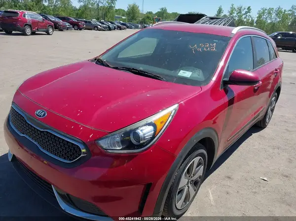 KNDCB3LC7H5056319 2017 KIA NIRO - Image 2