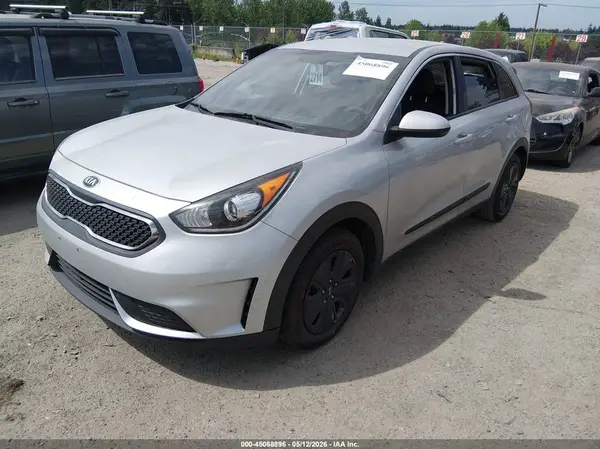 KNDCB3LC7H5059897 2017 KIA NIRO - Image 2
