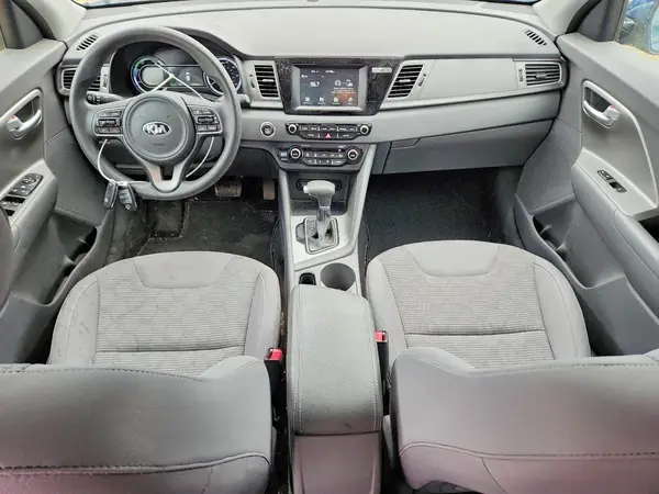 KNDCB3LC7H5062976 2017 KIA NIRO - Image 8