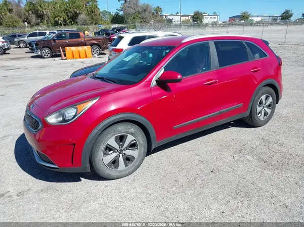 KNDCB3LC7H5064145 2017 KIA NIRO - Image 2