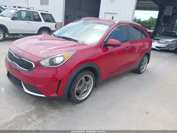 KNDCB3LC7H5064162 2017 KIA NIRO - Image 2
