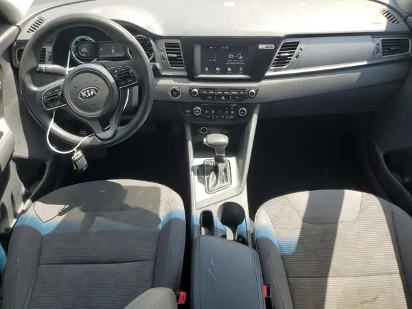 KNDCB3LC7H5065828 2017 KIA NIRO - Image 8