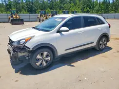 KNDCB3LC7H5066090 2017 KIA NIRO
