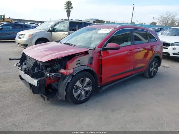 KNDCB3LC7H5073783 2017 KIA NIRO - Image 2