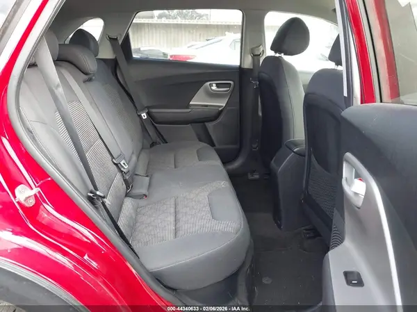 KNDCB3LC7H5073783 2017 KIA NIRO - Image 8