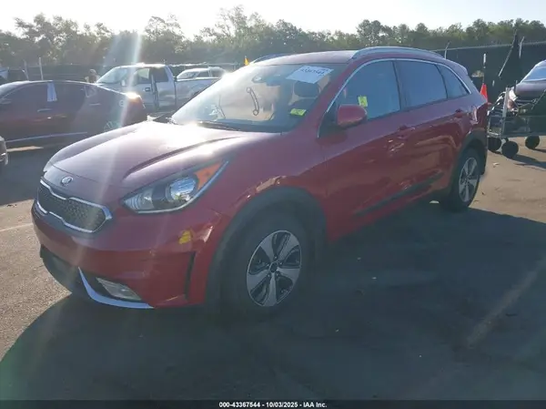 KNDCB3LC7H5074223 2017 KIA NIRO - Image 2