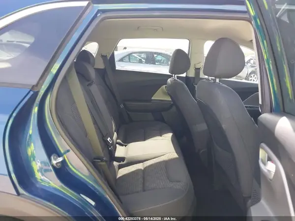KNDCB3LC7H5078501 2017 KIA NIRO - Image 8