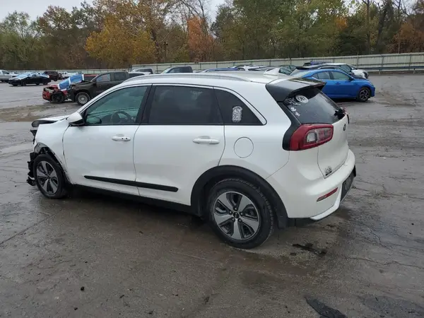 KNDCB3LC7H5080071 2017 KIA NIRO - Image 2