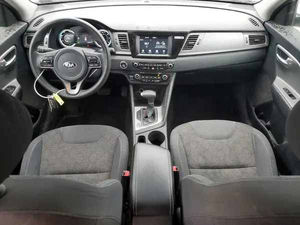 KNDCB3LC7H5080071 2017 KIA NIRO - Image 8