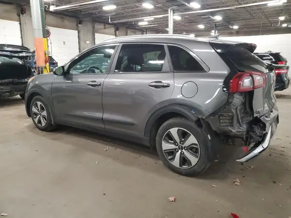 KNDCB3LC7H5083066 2017 KIA NIRO - Image 2