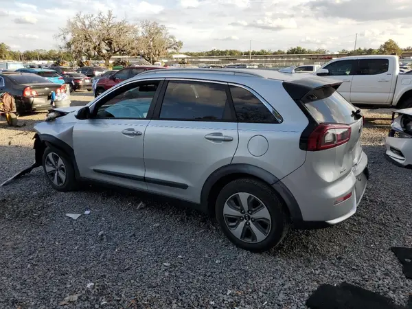 KNDCB3LC7H5084007 2017 KIA NIRO - Image 2
