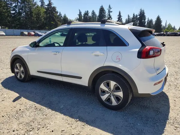 KNDCB3LC7H5084329 2017 KIA NIRO - Image 2