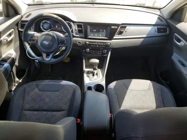 KNDCB3LC7H5084329 2017 KIA NIRO - Image 8