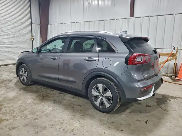 KNDCB3LC7H5088798 2017 KIA NIRO - Image 2