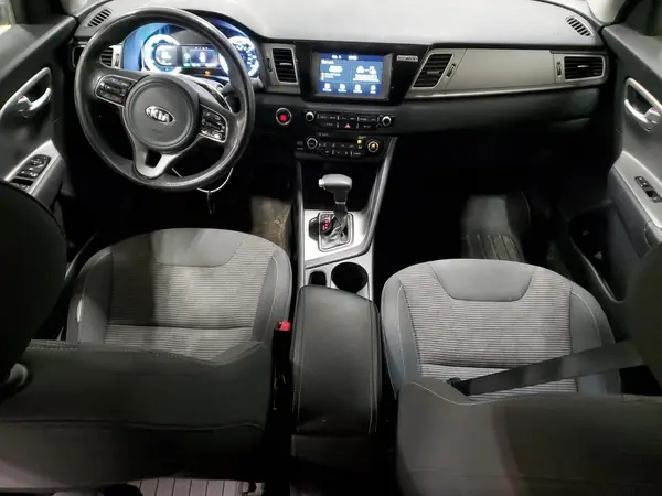 KNDCB3LC7H5091815 2017 KIA NIRO - Image 8