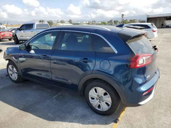 KNDCB3LC7H5092527 2017 KIA NIRO - Image 2