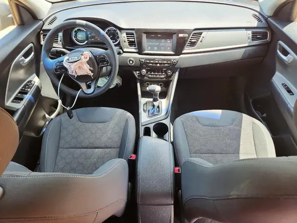 KNDCB3LC7H5094973 2017 KIA NIRO - Image 8