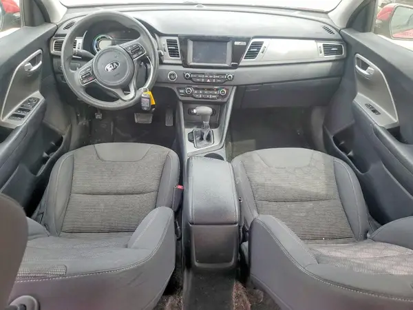 KNDCB3LC7H5101257 2017 KIA NIRO - Image 8