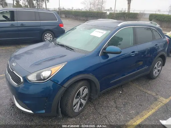 KNDCB3LC7H5101338 2017 KIA NIRO - Image 2