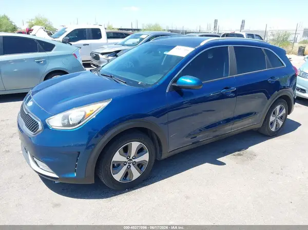 KNDCB3LC7H5104191 2017 KIA NIRO - Image 2