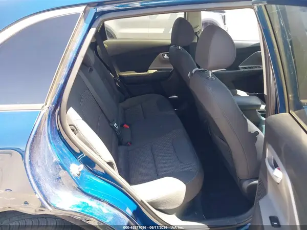 KNDCB3LC7H5104191 2017 KIA NIRO - Image 8