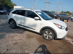 KNDCB3LC7J5108912 2018 KIA NIRO