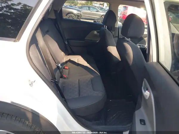 KNDCB3LC7J5108912 2018 KIA NIRO - Image 8
