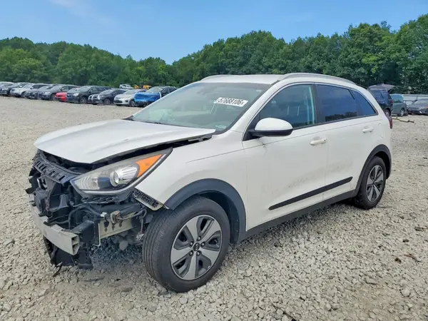 KNDCB3LC7J5108943 2018 KIA NIRO - Image 1