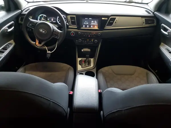 KNDCB3LC7J5110448 2018 KIA NIRO - Image 8