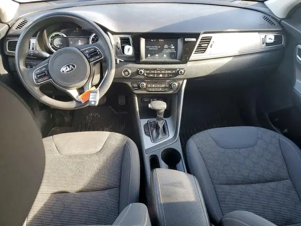 KNDCB3LC7J5110613 2018 KIA NIRO - Image 8