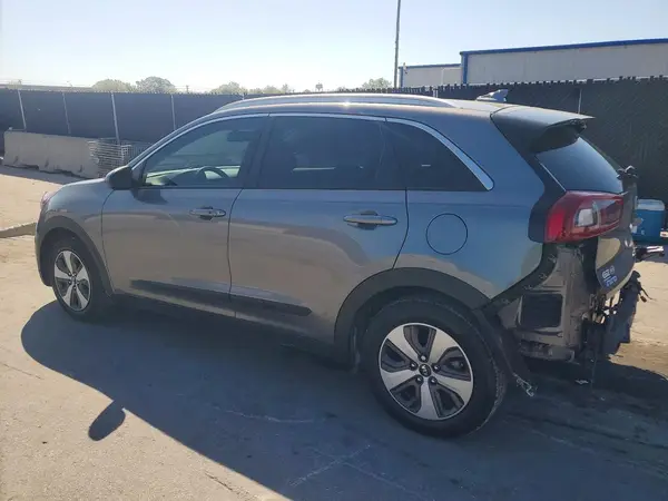KNDCB3LC7J5110692 2018 KIA NIRO - Image 2