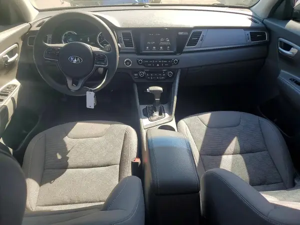 KNDCB3LC7J5110692 2018 KIA NIRO - Image 8
