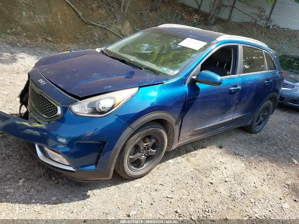 KNDCB3LC7J5118842 2018 KIA NIRO - Image 2